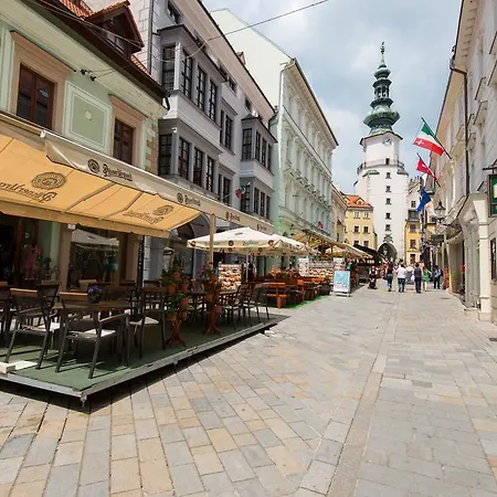 Apartment Downtown - Laurinska Street